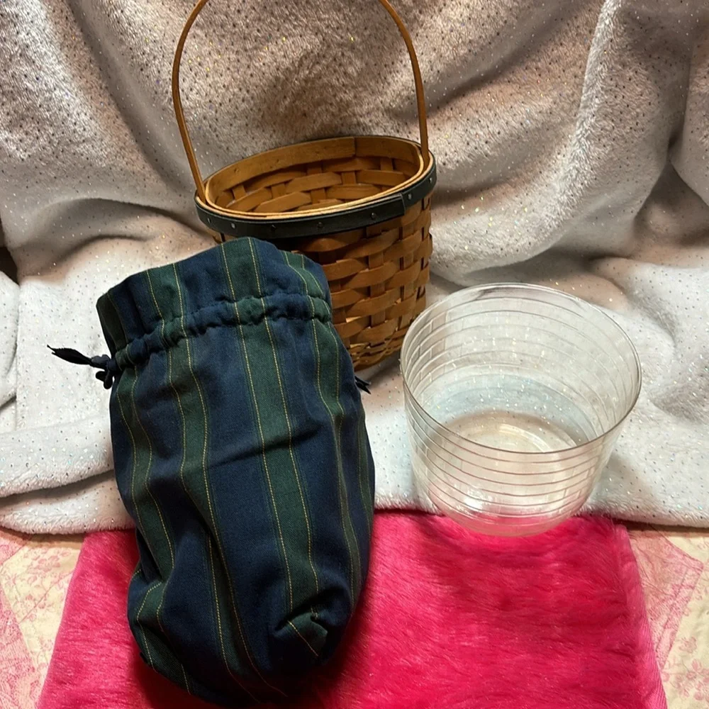 Longaberger 2004 Collectors Club Basket